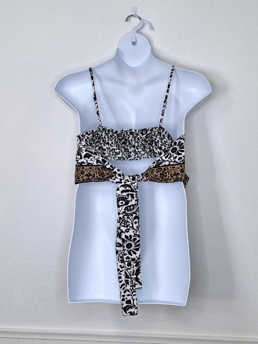 Midnight Sky Floral Handkerchief Top Floral Sz L Crop Neutral Minimalist Boho - Picture 6 of 9